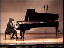 F. Chopin, dagli Studi op. 10: n. 5 in sol bemolle magg. - Dominika Szlezynger